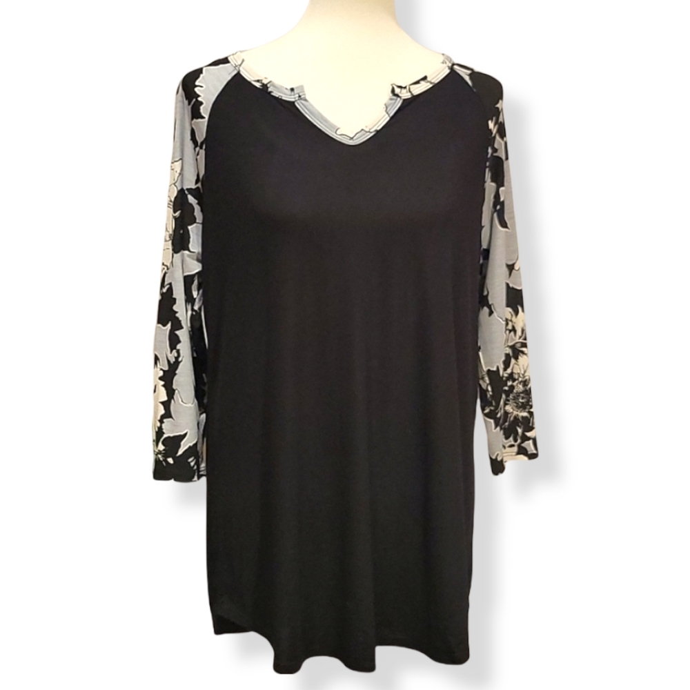 NWOT Honey Me Raglan Tee